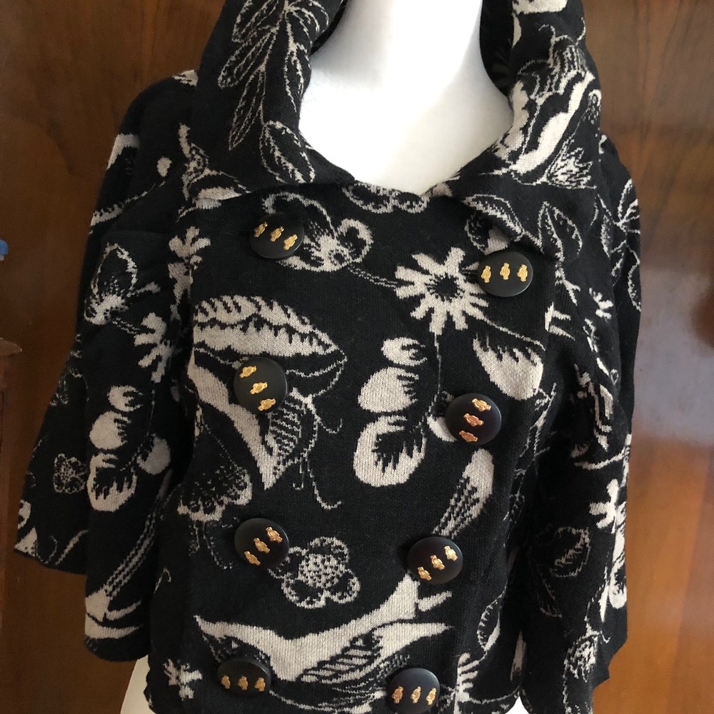 Leifsdottir button front cropped sweater